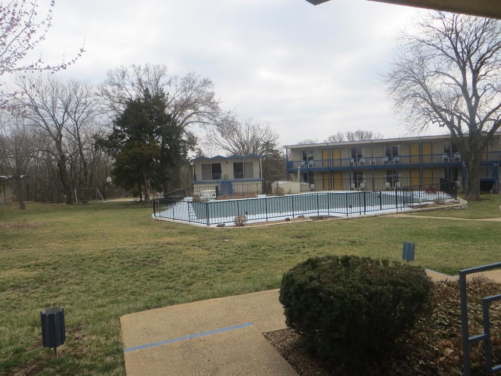 The Golden Door Motel Osage Beach Exterior photo